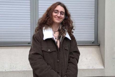 Elise, étudiante